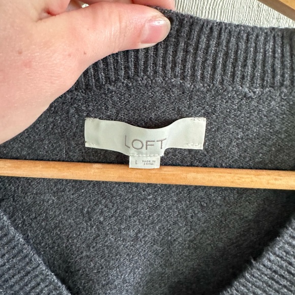 Loft Charcoal Gray Star Print V-Neck Sweater – Cozy & Cute! - Picture 2 of 4